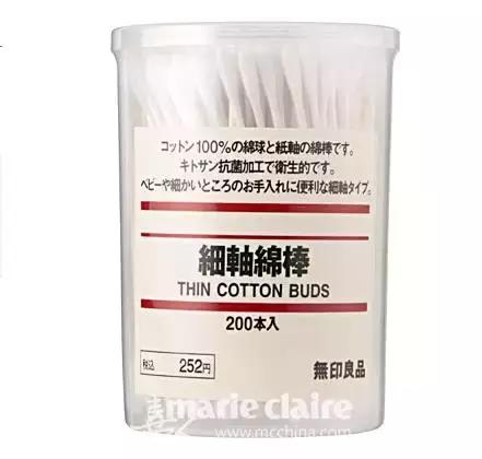 就用30块钱狂收当季爆款彩妆，“带货”女王们的梳妆台超魔性！