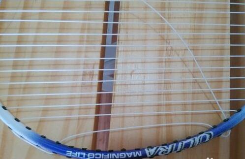 羽毛球拍穿线方法及视频,羽毛球拍穿线如何跟穿线师说