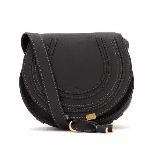 刘雯背的新款包是什么品牌,刘雯背过的一款蔻驰的包包