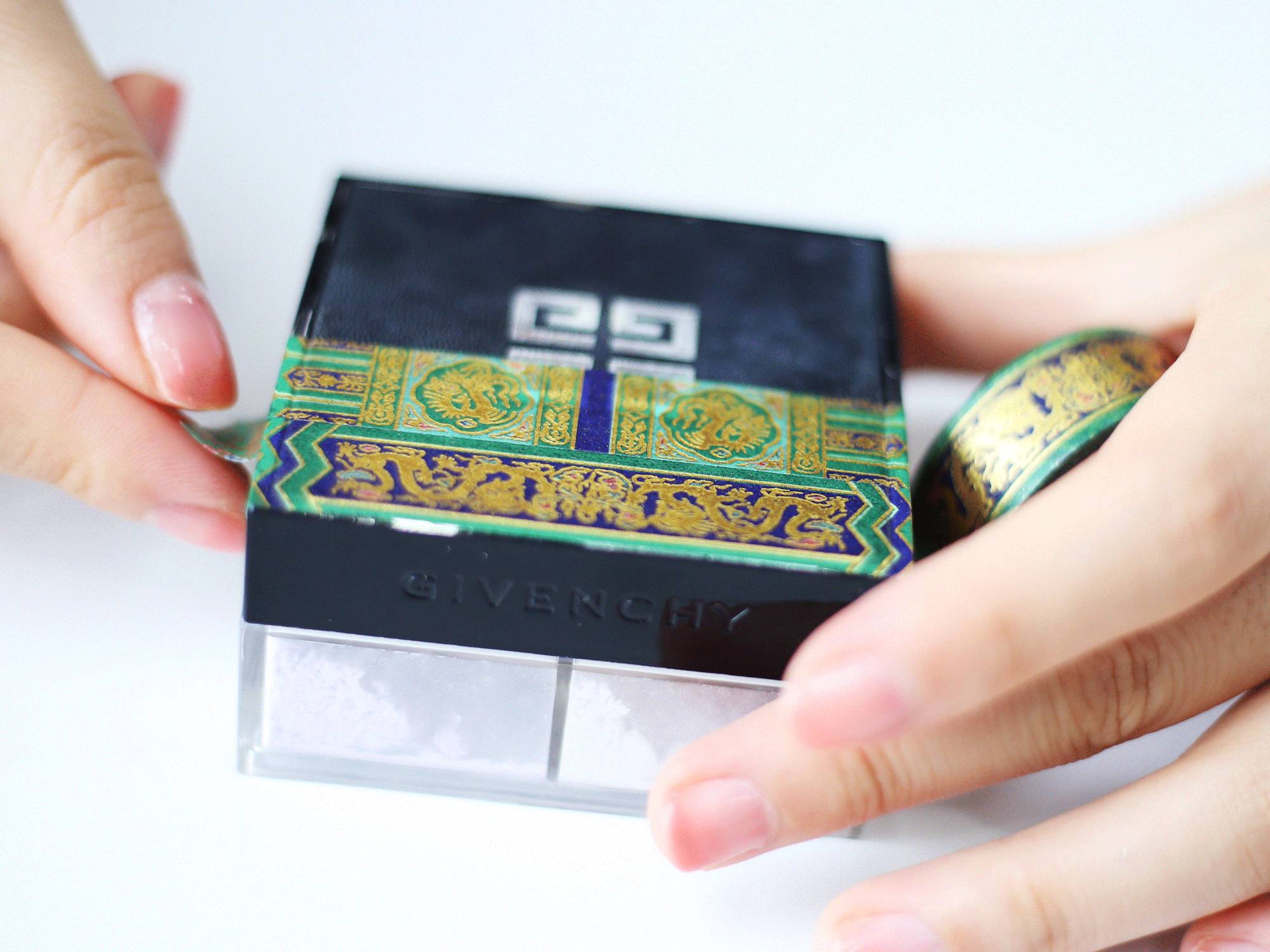 我在故宫修文物的主题海报的寓意,我在故宫修文物海报用的什么字体