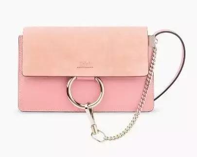 刘雯背的新款包是什么品牌,刘雯背过的一款蔻驰的包包