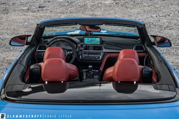 改装的宝马m4直接趴在地上了,普通的宝马m4可以开敞篷