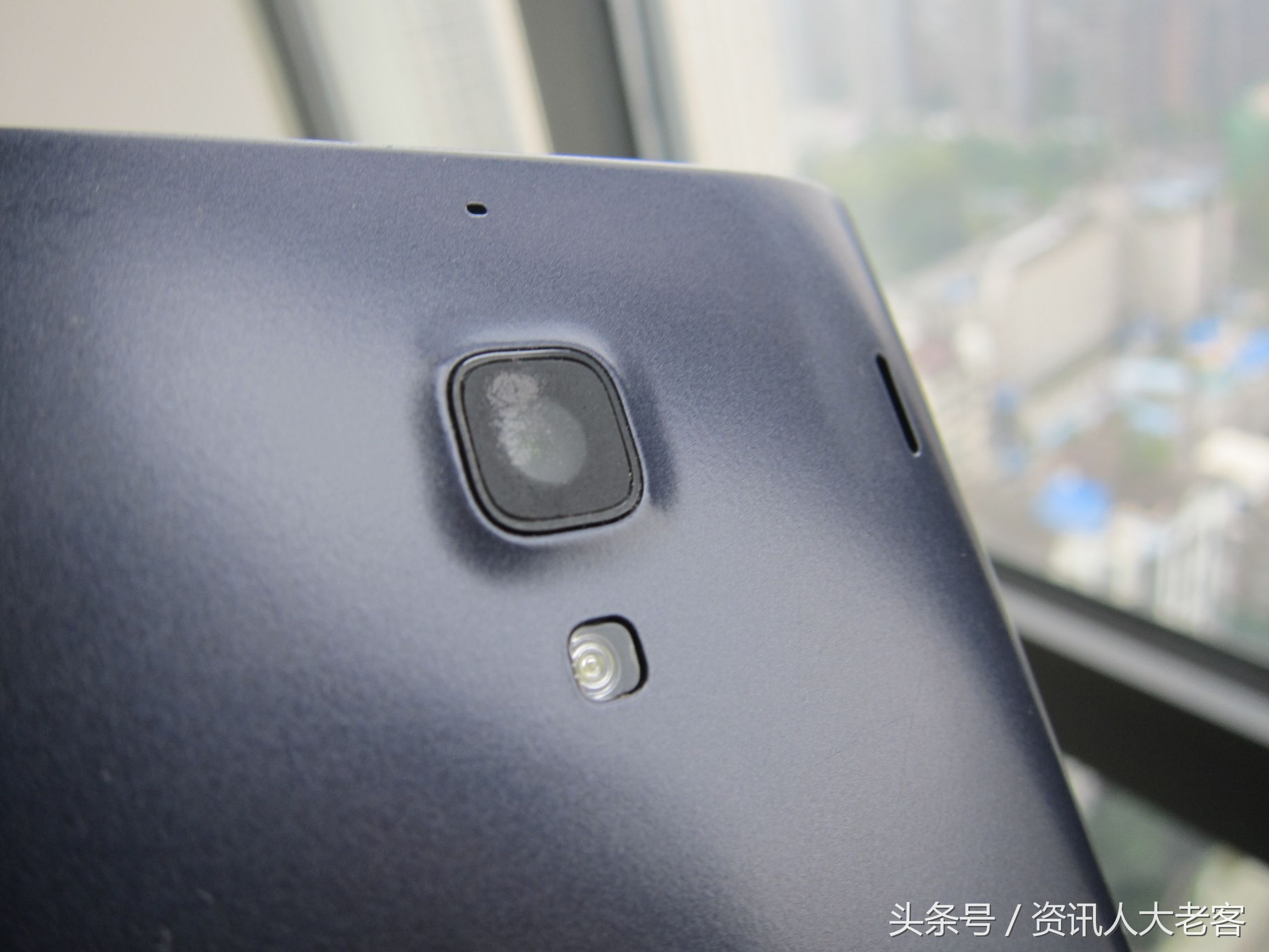 只花5元钱，我就成功治好了红米1S电信版的“白内障”