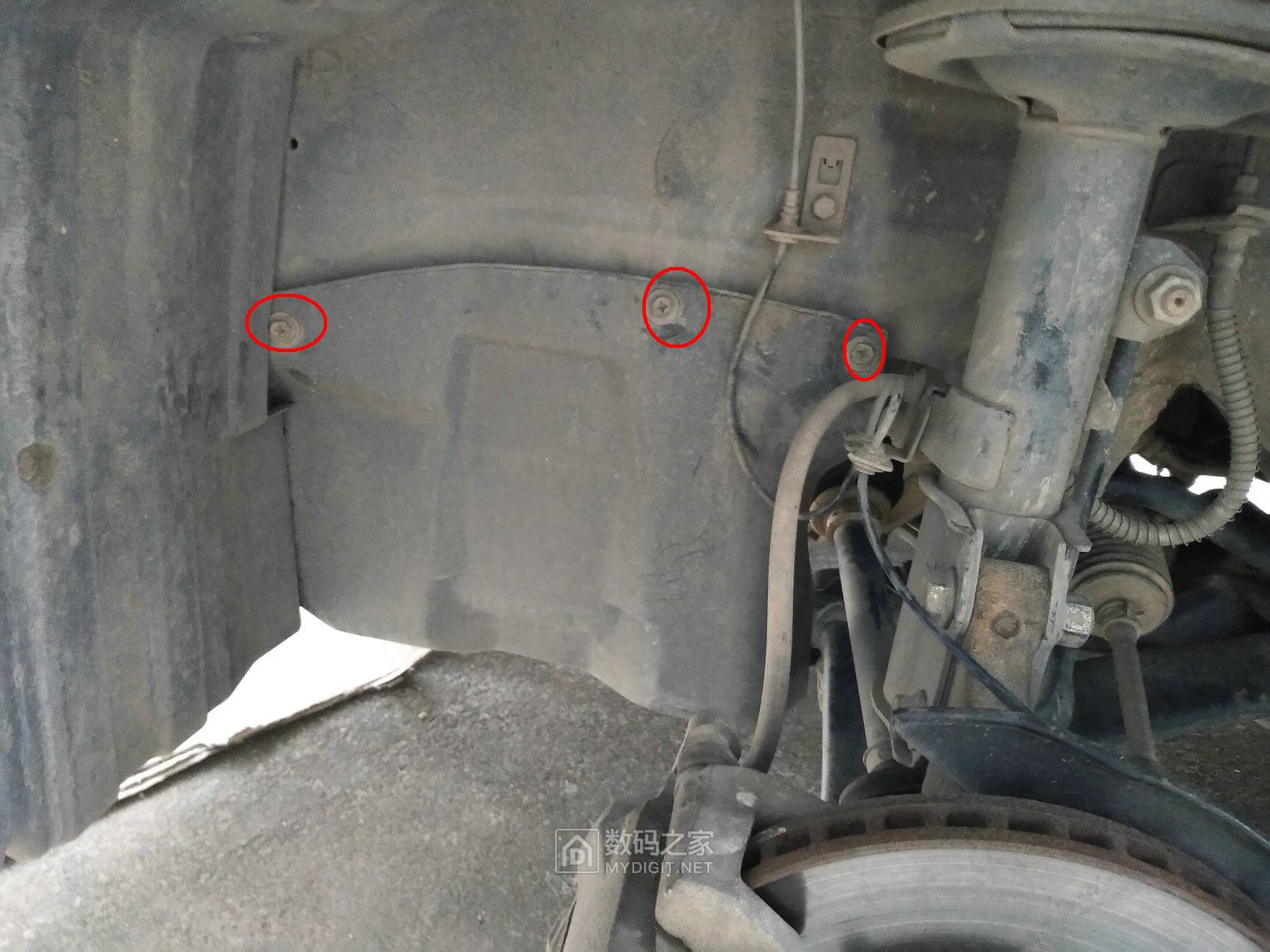 更换手动变速箱油最好的方法,汽车保养与维修更换自动变速箱油