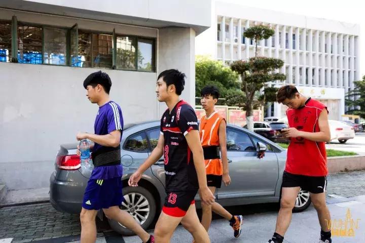 全武汉荷尔蒙最旺盛的高校，打架有专业套路，小偷来了别想走！