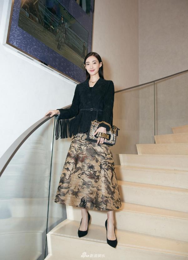 艺人们看angelababy的眼神,为什么明星流行平胸