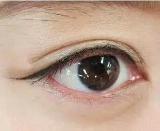 日本妹子总结：选对眼线笔，让你的眼睛大一圈！