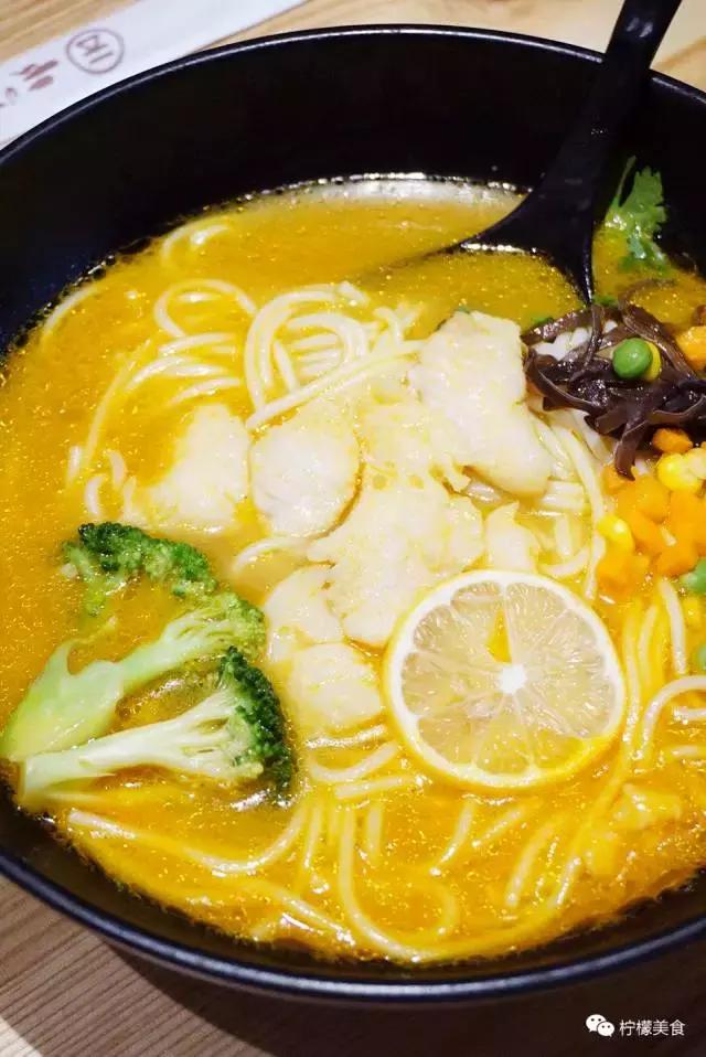 30元一碗的米线是真的吗,30块钱一碗米线贵吗