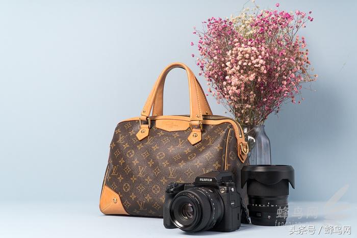 富士中画幅gfx50sii视频评测,富士gfx50s二代高感和全画幅对比