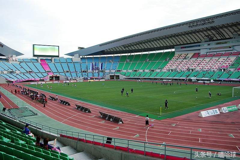 俱乐部都要建专业球场？看看日本J1联赛的球场，还是老实搞青训吧