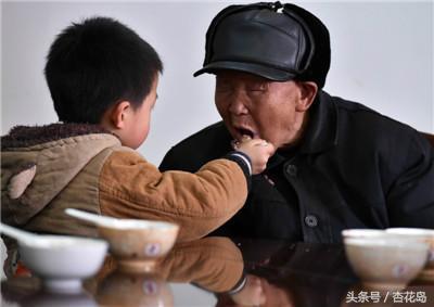 吃辣椒喝水胃疼怎么办,胃炎吃了辣椒胃疼怎么办