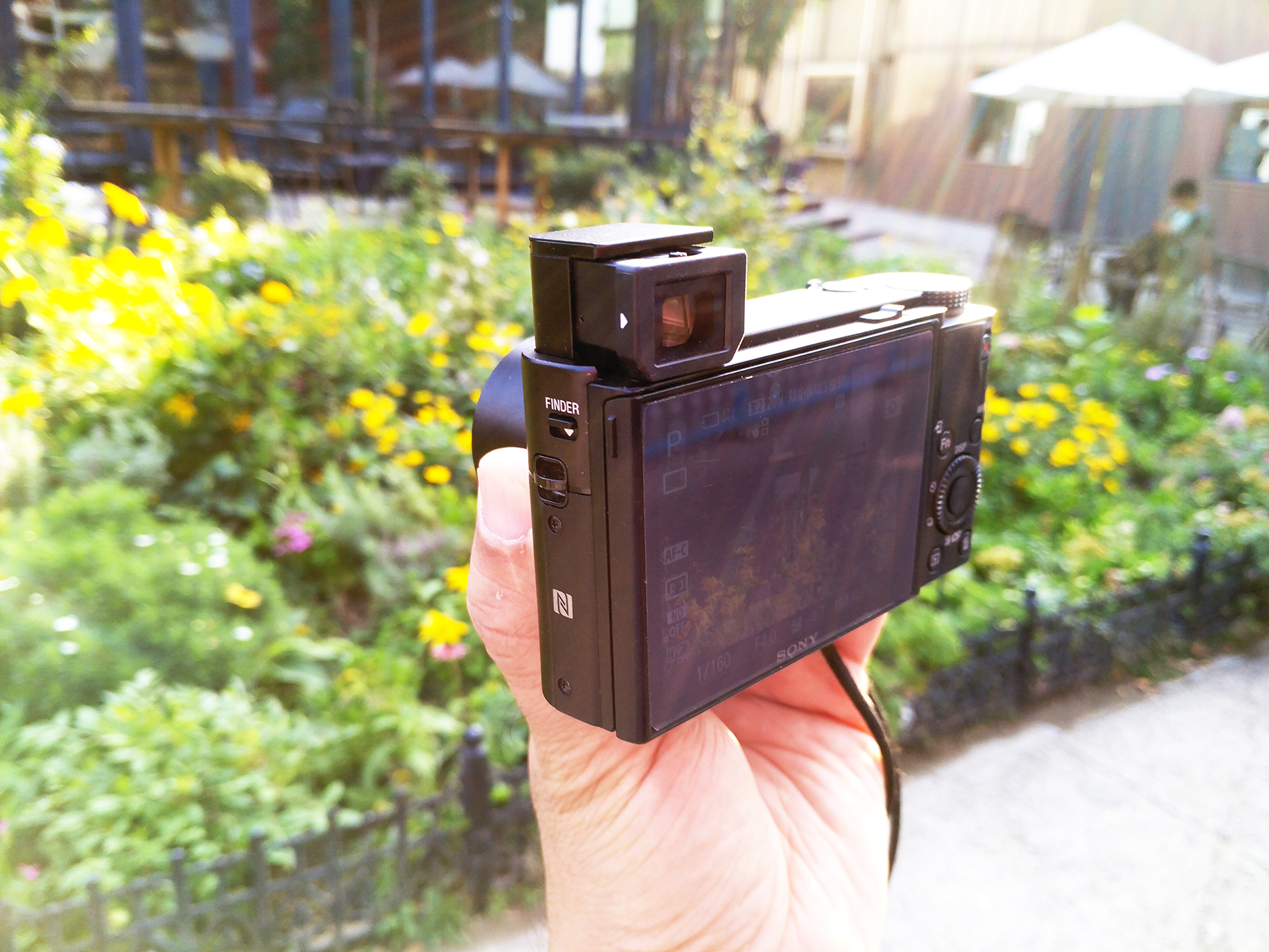 索尼黑卡rx100m4代与微单m6,索尼黑卡rx100和rx100m5