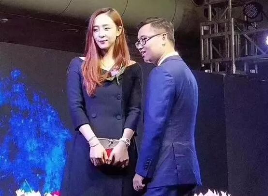 解梦日报1022：土豪砸一个亿求婚女主播，双十一狂欢新惊喜