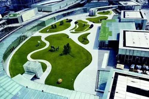 购物中心绚丽屋顶,有特色的购物中心空间设计