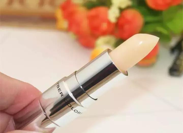 用什么保湿护唇膏好用又实惠,最遮唇色的护唇膏推荐