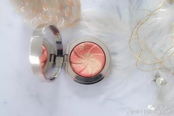 欧美风的眼影腮红口红推荐,彩妆秋冬必备眼影口红推荐