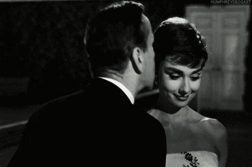 用下巴画圆治颈椎病,脖子画圆圈教程