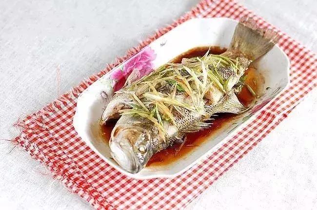 炖鱼汤尝起来醋多该怎么办,炖鱼汤咸了怎么补救