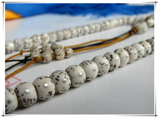 文玩菩提根手串盘玩保养,文玩菩提怎么保养
