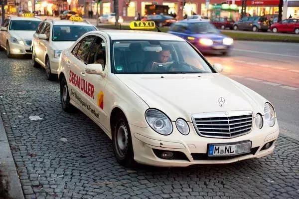 看完世界各国都用啥车跑出租，感觉国内的也该要升级了