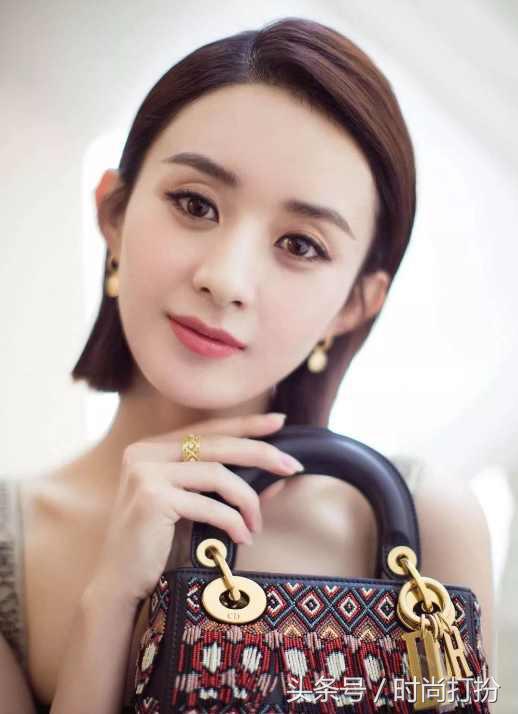 赵丽颖私服穿搭迪奥,赵丽颖穿迪奥白色连衣裙亮相