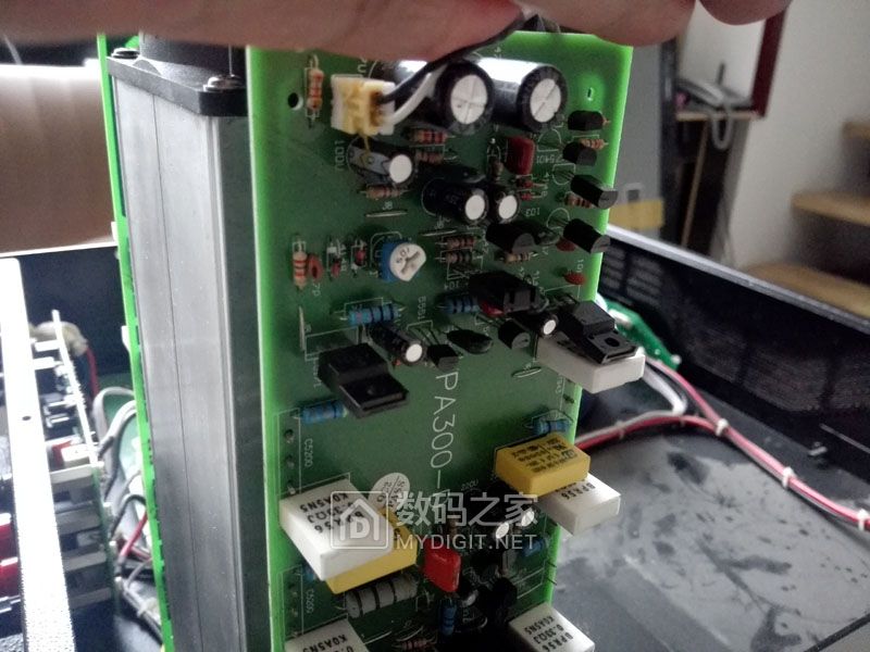 维修BATELCE400专业大功率功放，解决LOAD红灯报警故障问题