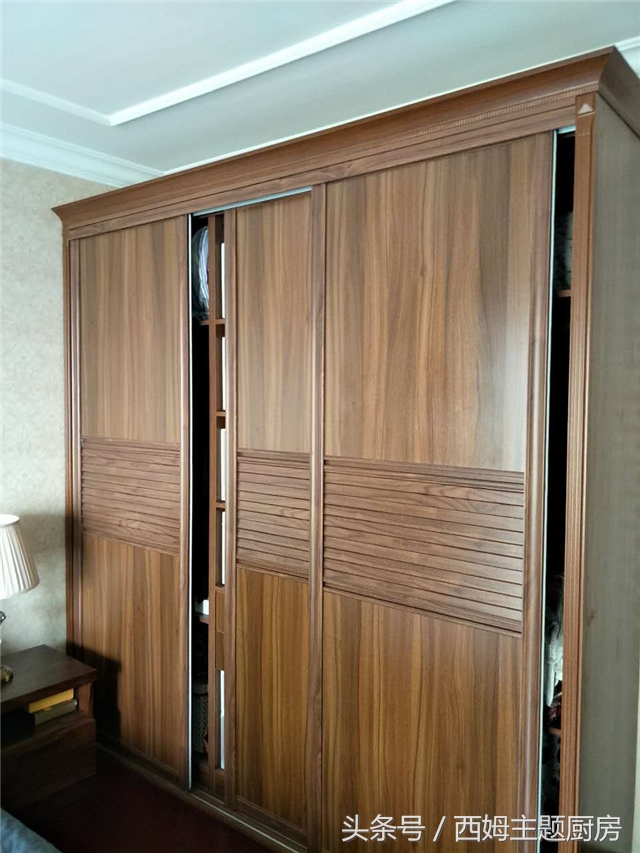 新款衣柜移门下轨,全屋定制衣柜推拉门避坑指南