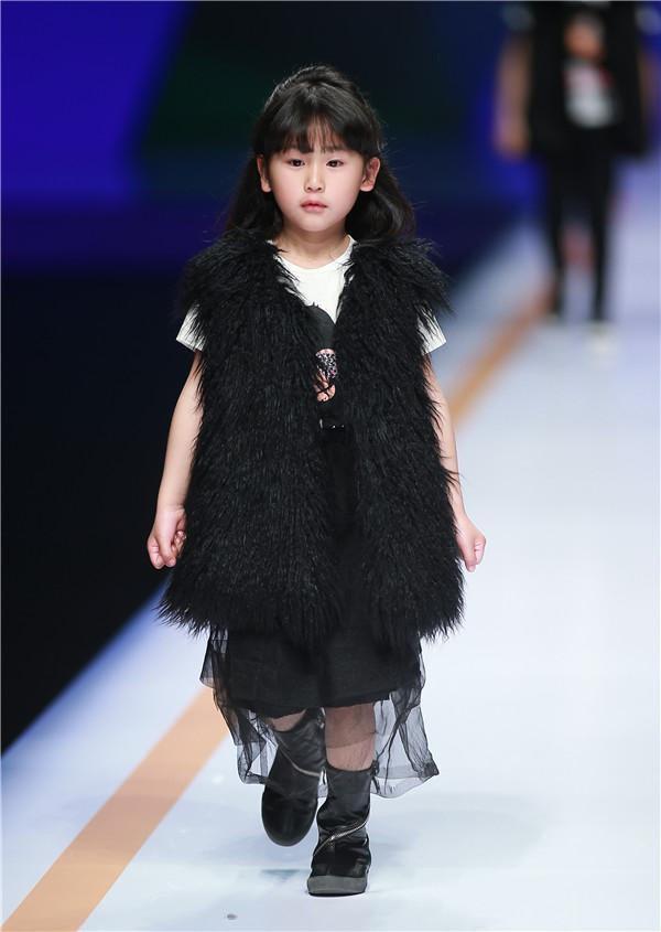 亲子装高颜值女神刘嘉带你感受奥运精神