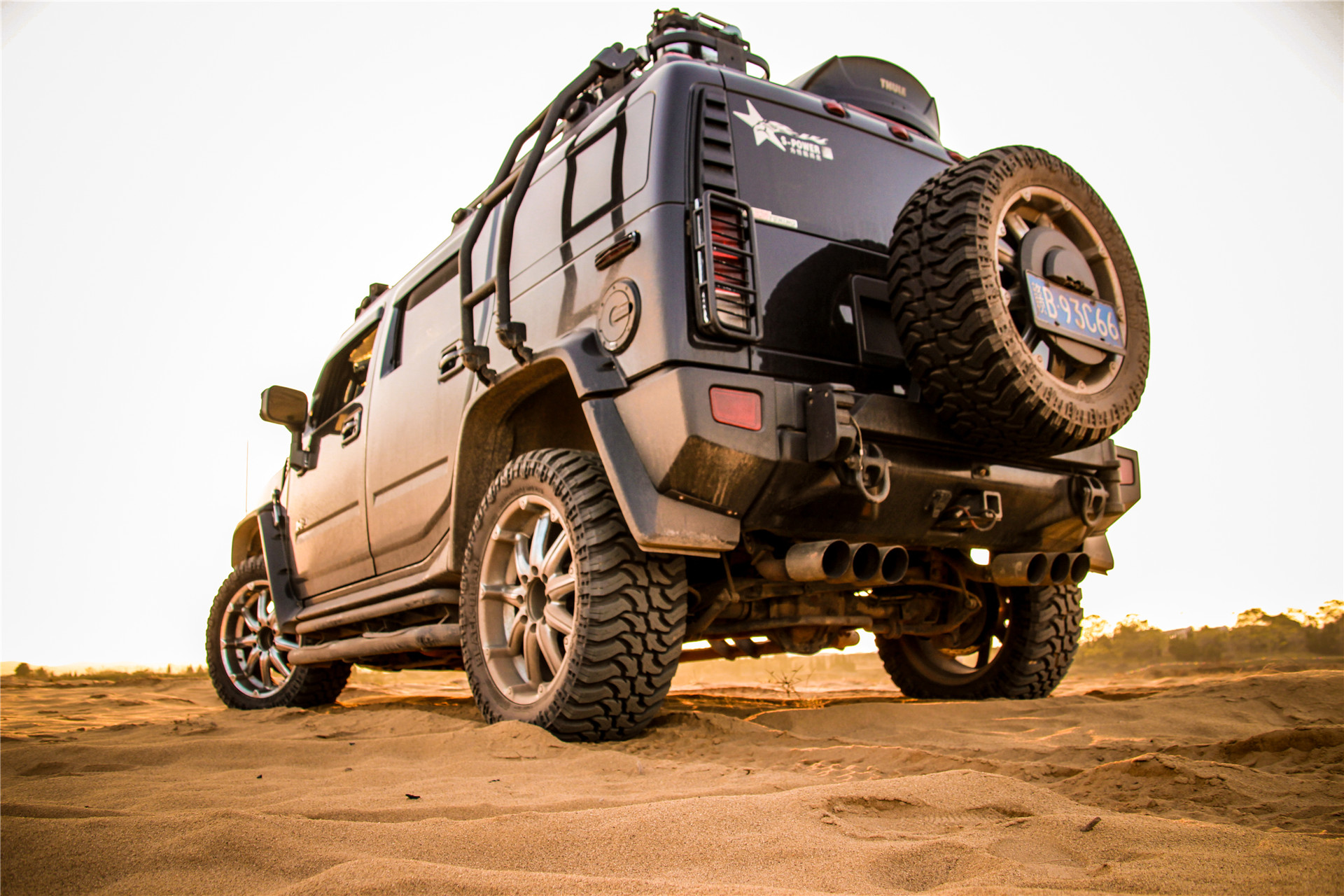 悍马h2顶级改装能上路吗,超豪华改装悍马h2越野suv