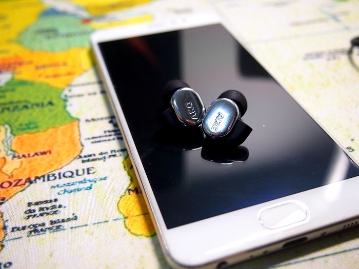 AKGN40圈铁入耳式运动耳塞听后感：可换线模式、生而不凡