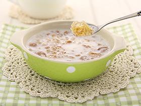 12个月宝宝辅食胡萝卜,12个月宝宝辅食和奶怎么安排