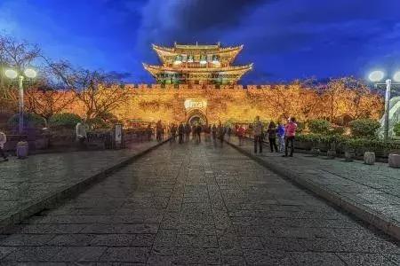 机票价格大跳水最低到0.7折啥情况,机票最低240元