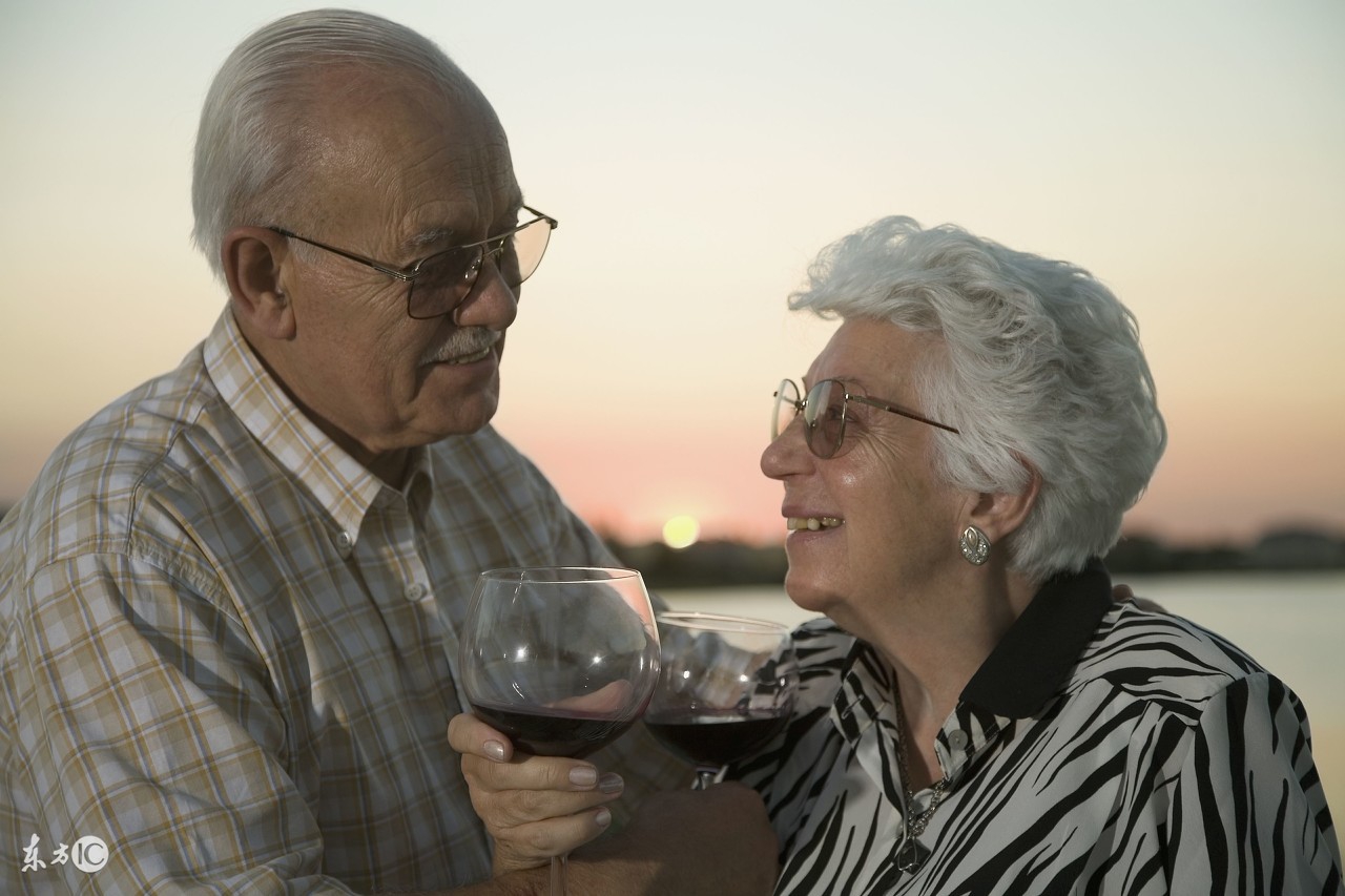 中老年夫妻怎么保持和谐,中老年夫妻如何愉快相处