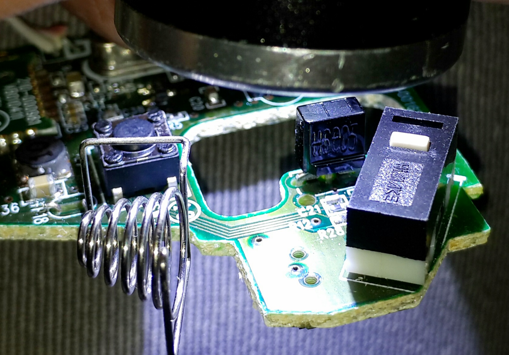 罗技m186无线鼠标电池能充电吗,罗技m186无线鼠标分解图