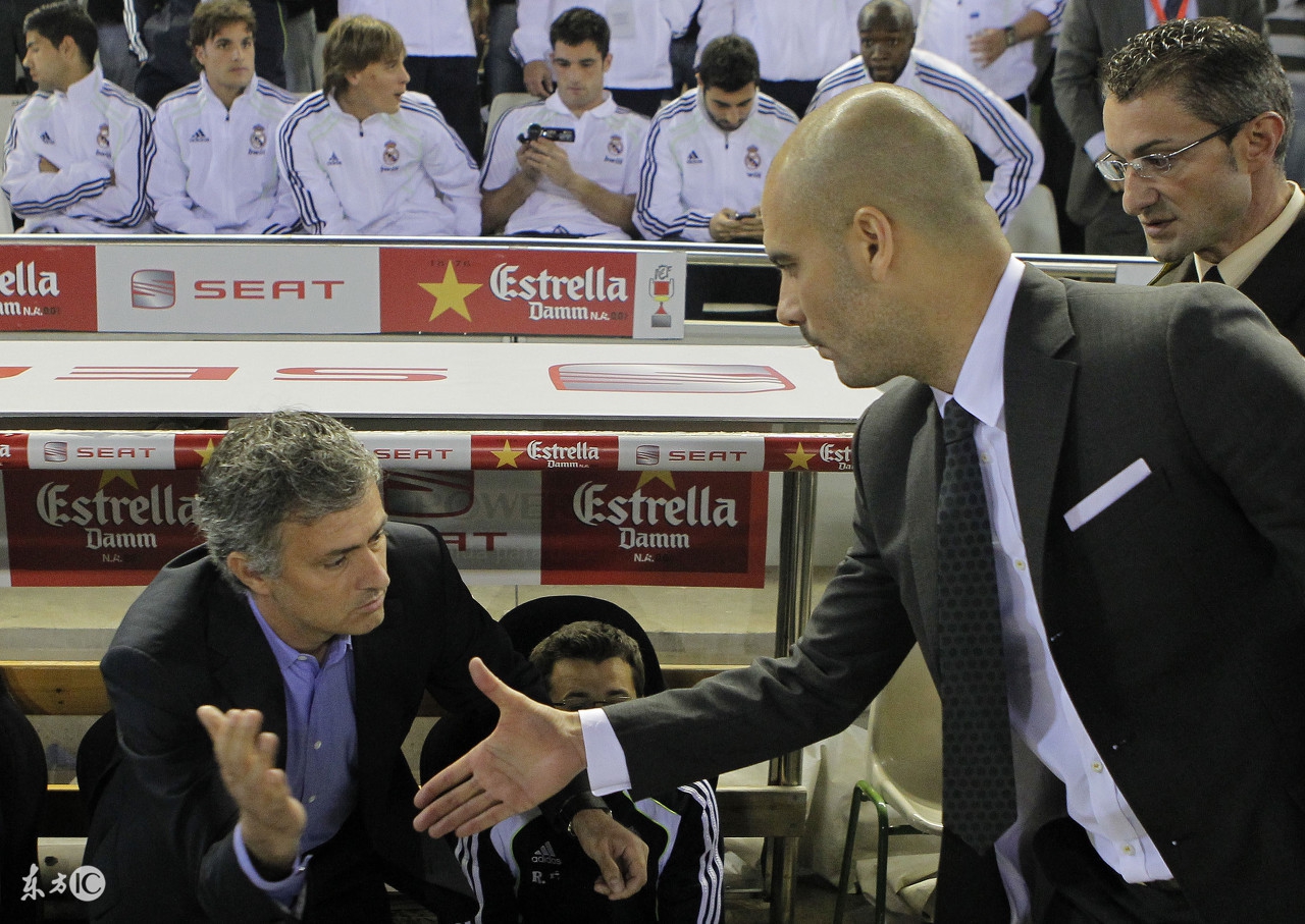 穆里尼奥的庆祝动作,穆里尼奥犀利眼神