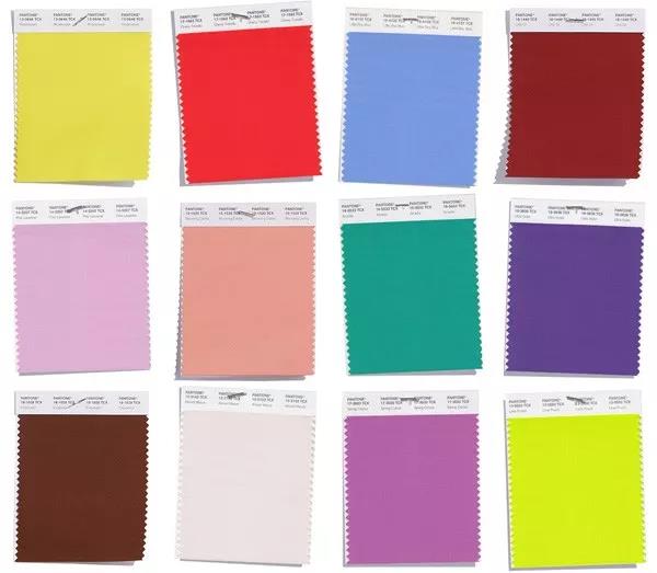 pantone流行色衣服,pantone2022流行色服装搭配