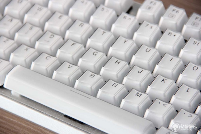 雷神机械键盘实测,雷神白幽灵键盘