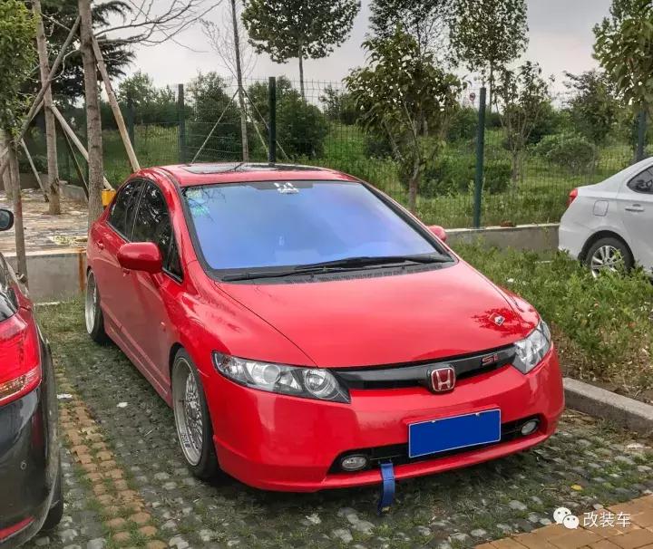 哪一年的8代思域适合改装,本田思域越来越帅
