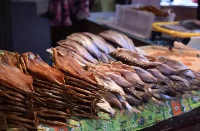 坐火车穿越俄罗斯西伯利亚,欧洲火车途经小镇