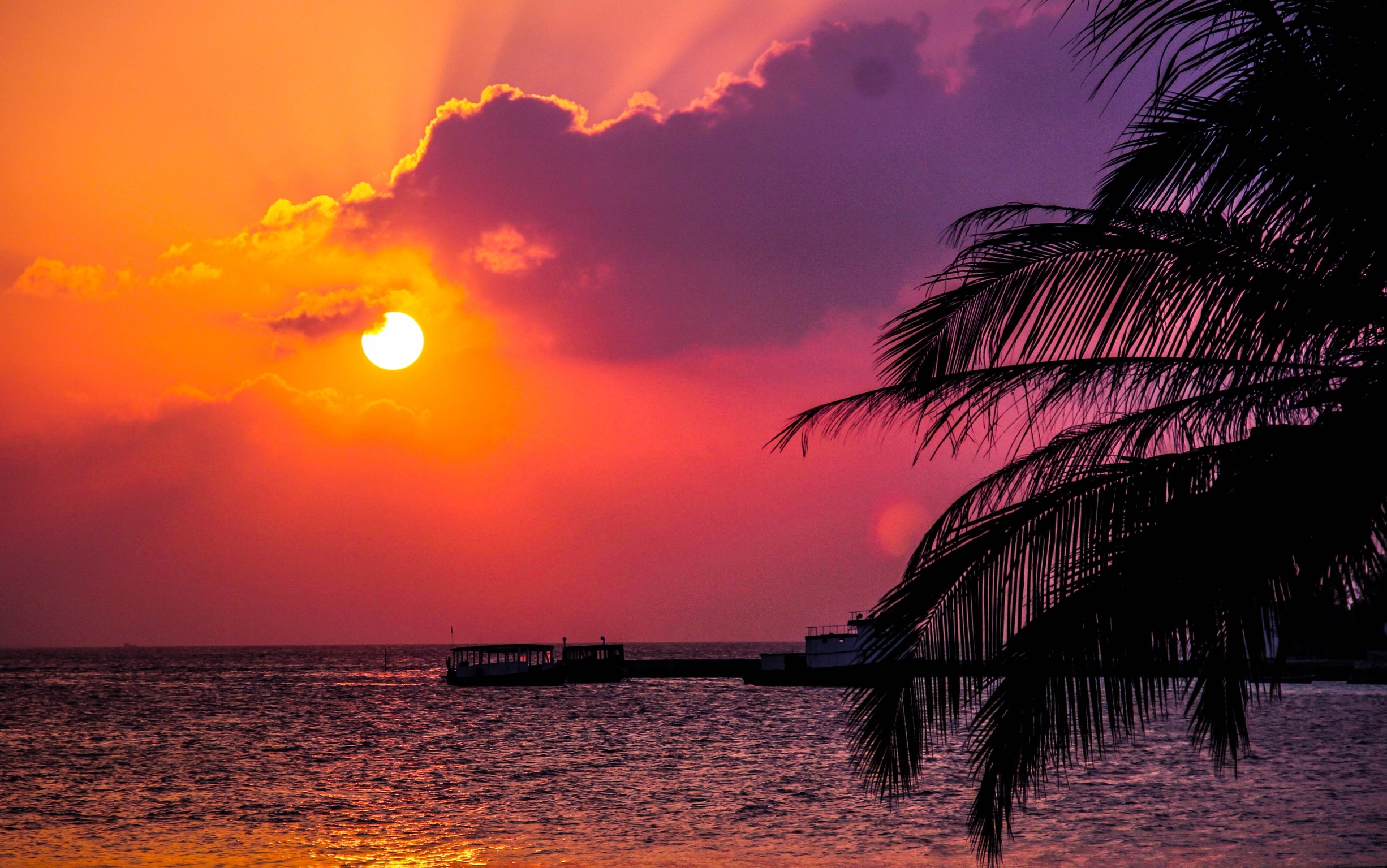 满月岛旅游攻略,满月岛和马尔代夫岛哪个好