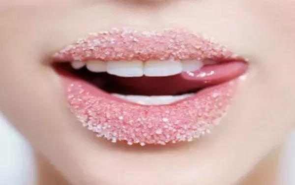 30岁美女大吼两声出现肋骨骨折，医生说这个病有点麻烦！