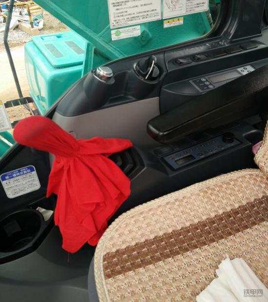 买挖掘机二手,买二手神钢挖机