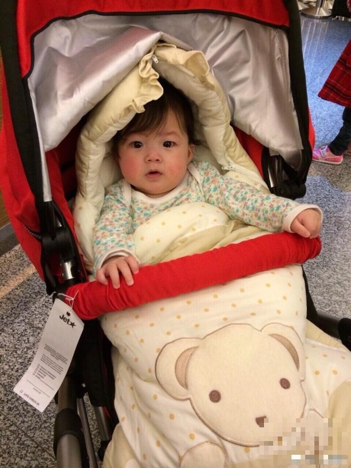 嗯哼小时候陈小春儿子,嗯哼的小时候的照片大全