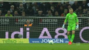 美因茨vsrb莱比锡最后点球,美因茨门将把点球点成足球