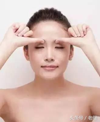 熬夜油痘肌什么样子,肌肤出油适合什么护肤品