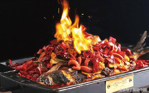 17张桌子火锅店营业额,从月销2000单到月销10万单