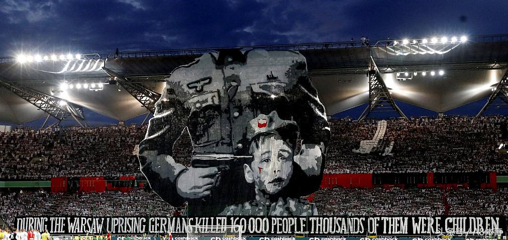 莱万多夫斯基是足球最强中锋吗,足坛十大神锋之莱万多夫斯基