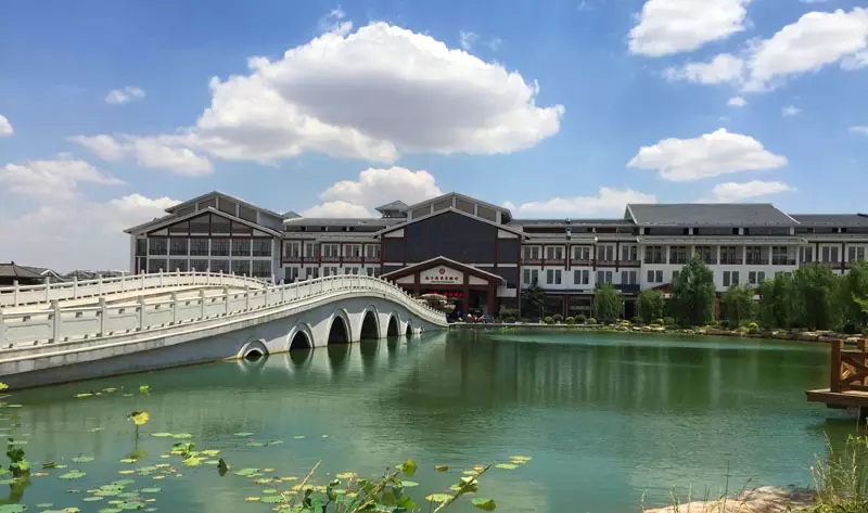 山东德百温泉旅游小镇,德百温泉水上世界