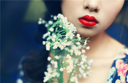 给女朋友买口红黄黑皮推荐,第一次给女朋友买什么口红