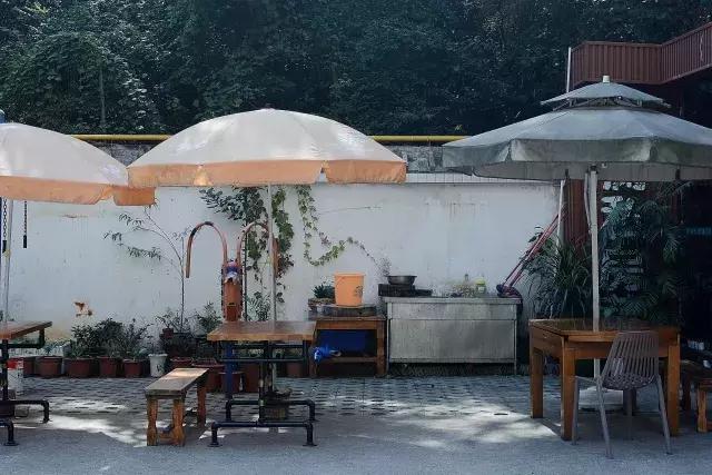 长沙很出名的一家小餐馆,长沙一家又便宜又有趣的餐馆